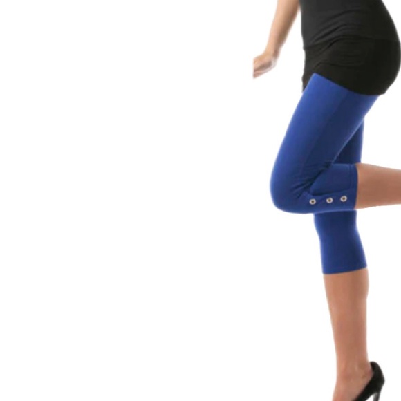Svelte, Grommet Capri, Body Shaping Crop Leggings. Blue Small. - Picture 7 of 7